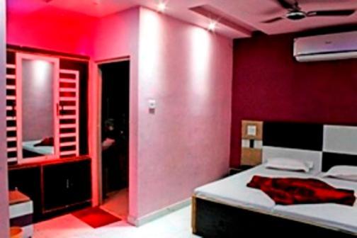 Hotel Roshan Varanasi Esterno foto