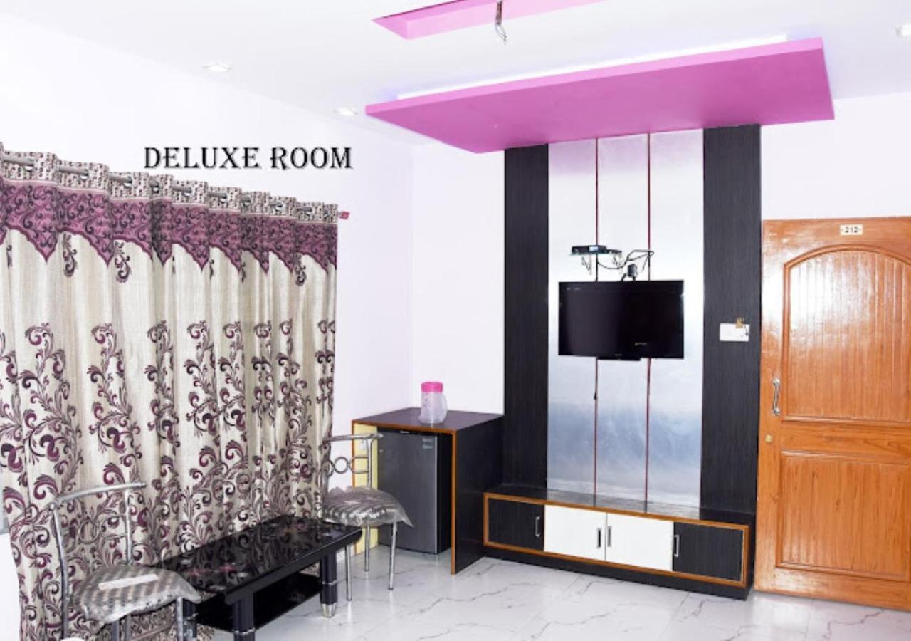 Hotel Roshan Varanasi Esterno foto